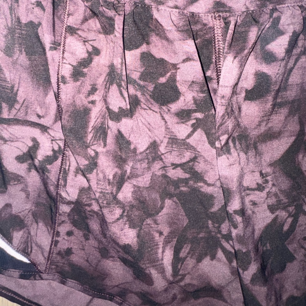 Lululemon Hotty Hot Short - Picture 2 of 5